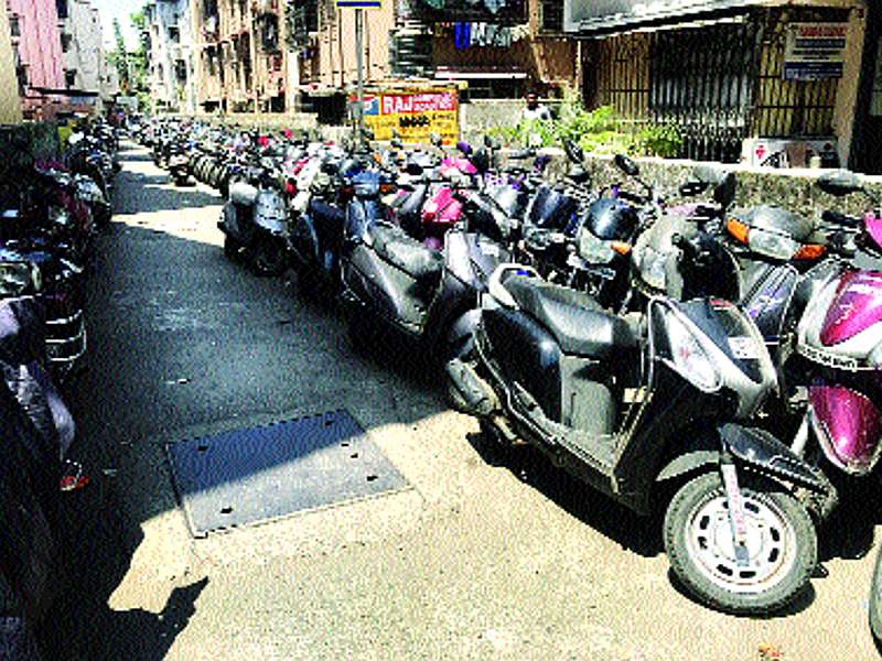 On the Vehicle Planning Paper, search for parking in Vasai-Virar | वाहनतळ योजना कागदावरच, वसई-विरारमध्ये पार्किंगसाठी शोधाशोध