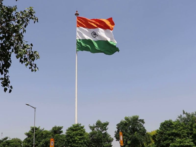 The flag is high on ours ..... all over the country the tricolor salute, the social media become 'Jai Hind' | झंडा उँचा रहे हमारा..... देशभरात तिरंग्याला सलामी, सोशल मीडिया 'हिंद'मय