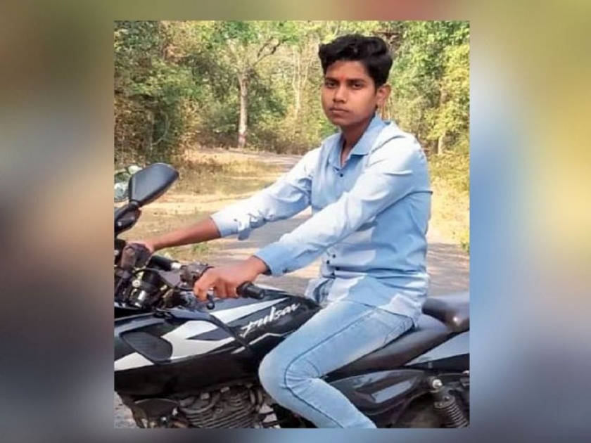 20-year-old dies suddenly while playing cricket in desaiganj | अन् क्रिकेटच्या मैदानावरच संपला त्याच्या आयुष्याचा डाव