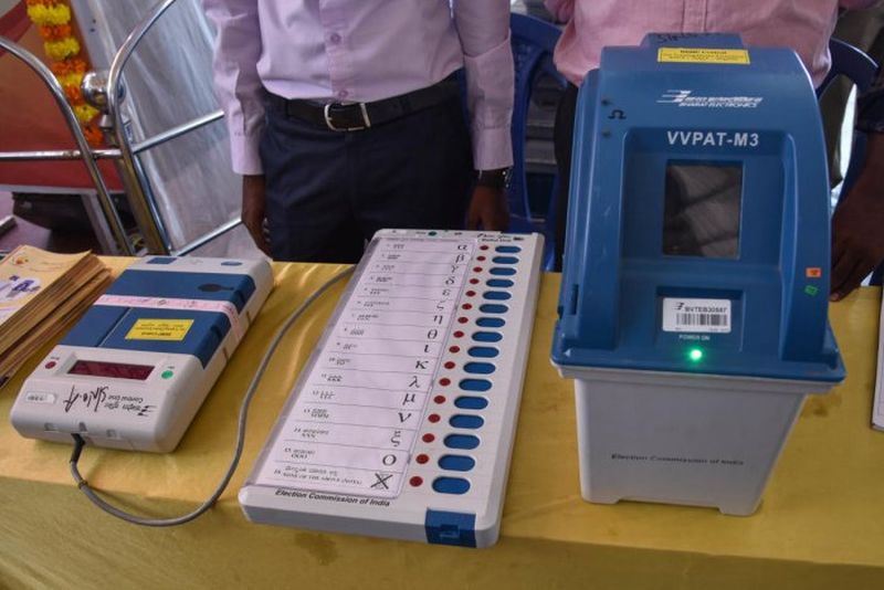 Maharashtra Assembly Election 2019: 229 VVPAT,50 EVM machines blocked in Nagpur | Maharashtra Assembly Election 2019 : नागपुरात २२९ व्हीव्हीपॅट, ५० च्यावर ईव्हीएम मशीन पडल्या बंद