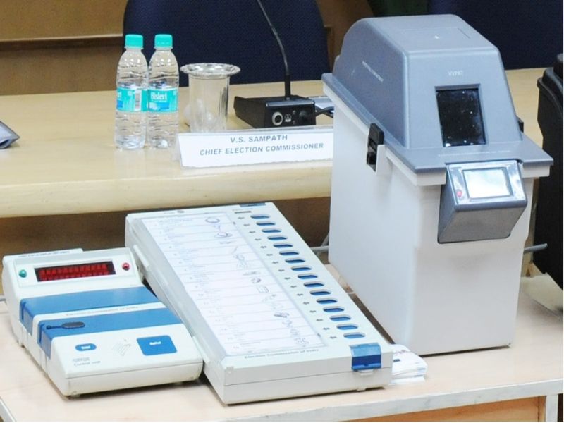  Lok Sabha polling due to VVPAT verification will delay three hours | व्हीव्हीपॅटच्या पडताळणीमुळे लोकसभेच्या मतमोजणीस होणार नेहमीपेक्षा तीन तास विलंब