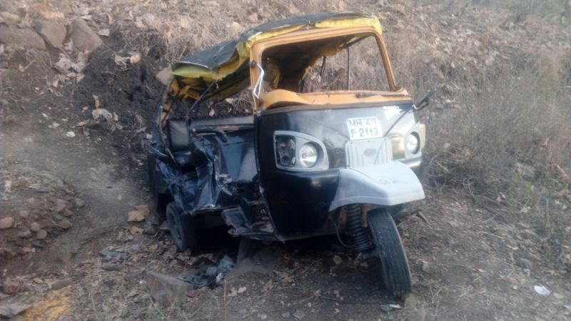 Autorickshaw hit by truck in Nagpur district; Seven were injured | नागपूर जिल्ह्यात ऑटोरिक्षाला ट्रकची धडक; सात जखमी