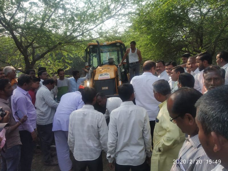 Rural roads to be constructed in 67 villages in Karanja taluka | कारंजा तालुक्यातील ६७ गावांत कारंजा तालुक्यातील ६७ गावांत होणार पाणंद रस्ते