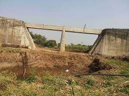 Bridge girder near Waddi village closed for repairs | वड्डी गावाजवळील पूल गर्डर दुरूस्तीसाठी बंद