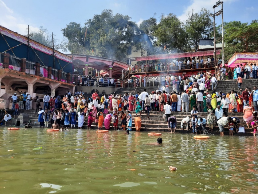 At Shri Kshetra Narsinghwadi | श्री क्षेत्र नृसिंहवाडी येथे लाखो भाविक उपस्थित