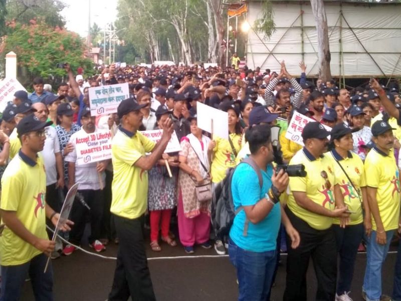 Thousands on the streets of Nashik for the obesity, diabetes free world | मधूमेहमुक्त विश्वासाठी नाशिककर रस्त्यावर 