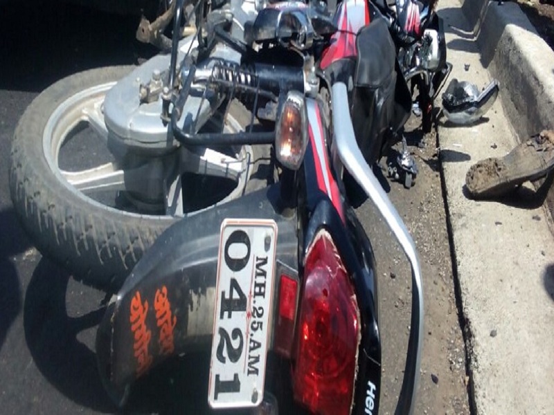 on dies in car-bike accident at washi | वाशी येथे भरधाव कार-दुचाकीच्या धडकेत एकाचा मृत्यू