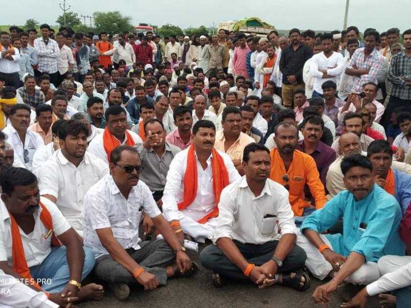Stop Shiv Sena's agitation in mangrulpir questions related to electricity | विजेसंदर्भातील प्रश्नांवर शिवसेनेचा मंगरूळपिरात रास्ता रोको 