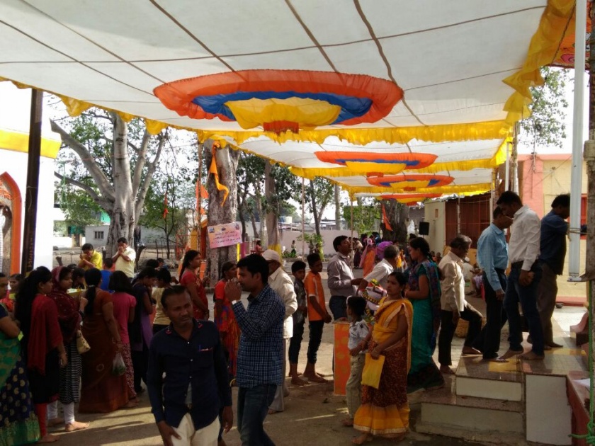 Mahashivratri: crowd of devotees in temple of Washim district! | महाशिवरात्री : भाविकांच्या गर्दीने गजबजली वाशिम जिल्ह्यातील शिवालये!