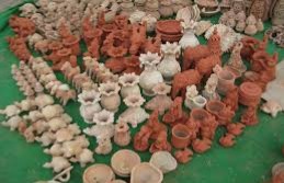 The space taken by the clay pottery | मातीच्या पणत्याची ह्यटेराकोटाह्णने घेतली जागा