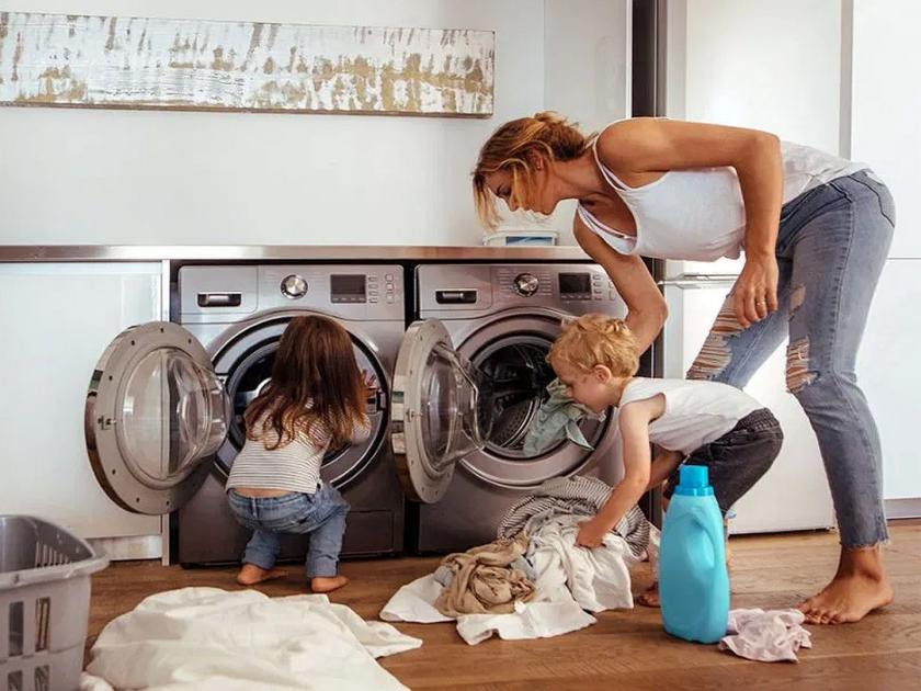 Why cleaning washing machine is important for healthy life | सावधान! तुमची वॉशिंग मशीन होत आहे घातक बॅक्टेरियाचं घर, जाणून घ्या कसा कराल बचाव