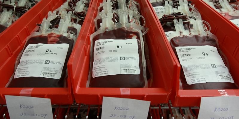 Blood stock of just eight days in Washim district | वाशिम जिल्ह्यात आठ दिवस पुरेल एवढाच रक्तसाठा उपलब्ध