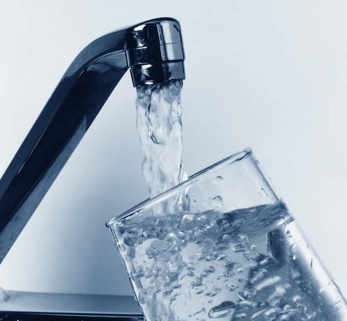 The CEOs instructed to purify the drinking water regularly | पिण्याच्या पाण्याचे नियमित शुध्दीकरण करण्याचे सीईओंचे निर्देश
