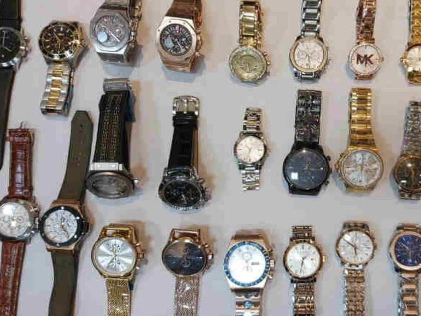 1 crore fake wrist watches of famous branded company seized by mumbai police; 3 accused arrested | १ कोटीची नामांकित कंपनीची बनावट घड्याळे जप्त; ३ आरोपी अटक 