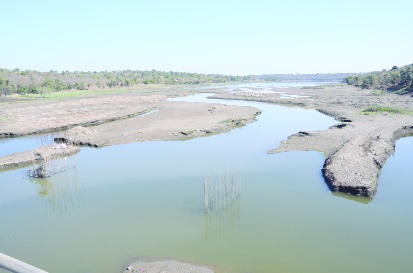 Waiting for repairs to the ponds in Bhokar taluka | भोकर तालुक्यात तलावांना दुरुस्तीची प्रतीक्षा
