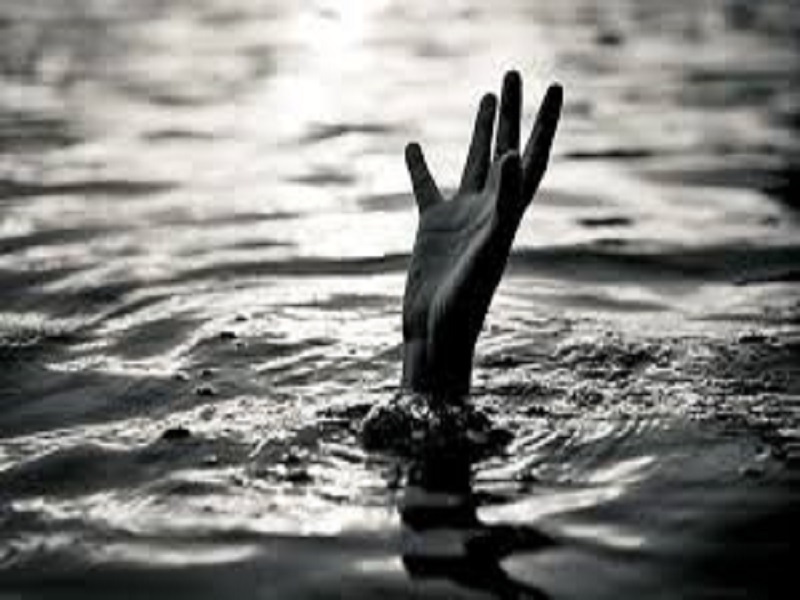 Two school children drowned in Sina river | पोहण्यासाठी गेलेल्या दोन शाळकरी मुलांचा सीना नदीत बुडून मूत्यू