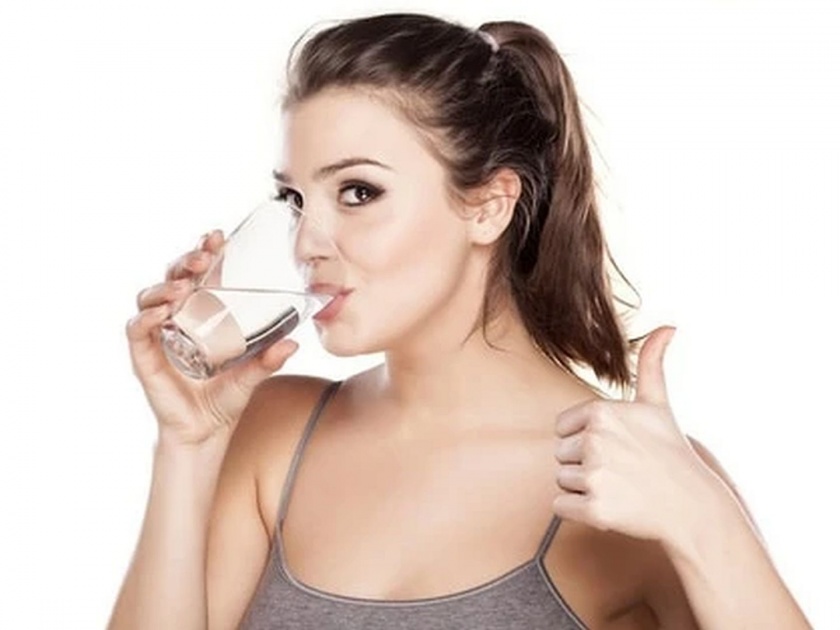What is health beneficial right method of drinking water? | कधीच आजारी पडायचं नसेल तर वाचा पाणी पिण्याची योग्य पद्धत, 'हे' तर करूच शकता!