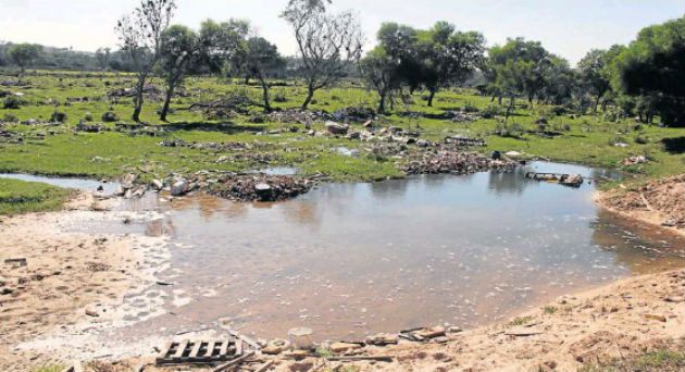 Millions of liters of water in the district of Telhara were wasted! | तेल्हारा जलाशयातील लाखो लिटर पाणी गेले वाया !