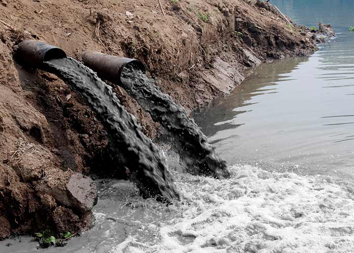 Disinfection of water pollution, KDMC neutral | जलप्रदूषणाचा विळखा, केडीएमसी उदासीन