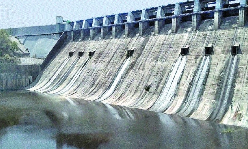 Water reserves in Nagpur division are 10 percent empty than last year | नागपूर विभागातील जलसाठे गतवर्षीपेक्षा १० टक्क्यांनी रिकामे