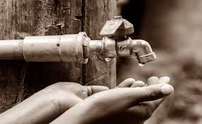 Water shortage in 80 villages of Chikhli taluka | चिखली तालुक्यातील ८० गावात आतापासूनच पाणीटंचाई