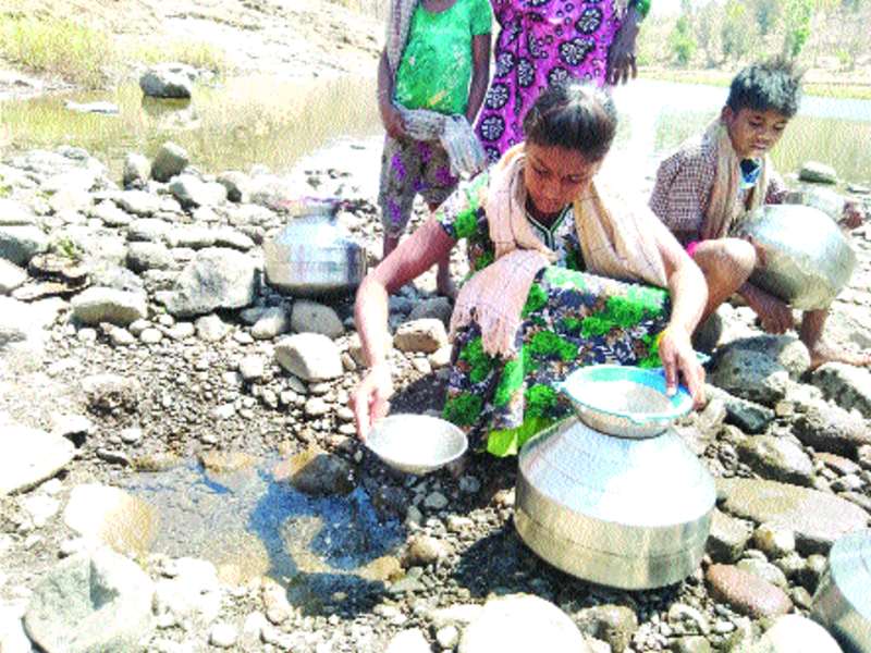 Women of Bivalpada for water, in Gujarat state, will solve the questions, vote for him only | पाण्यासाठी बिवलपाड्यातील महिला गुजरात राज्यात, प्रश्न सोडवेल त्यालाच मत देणार