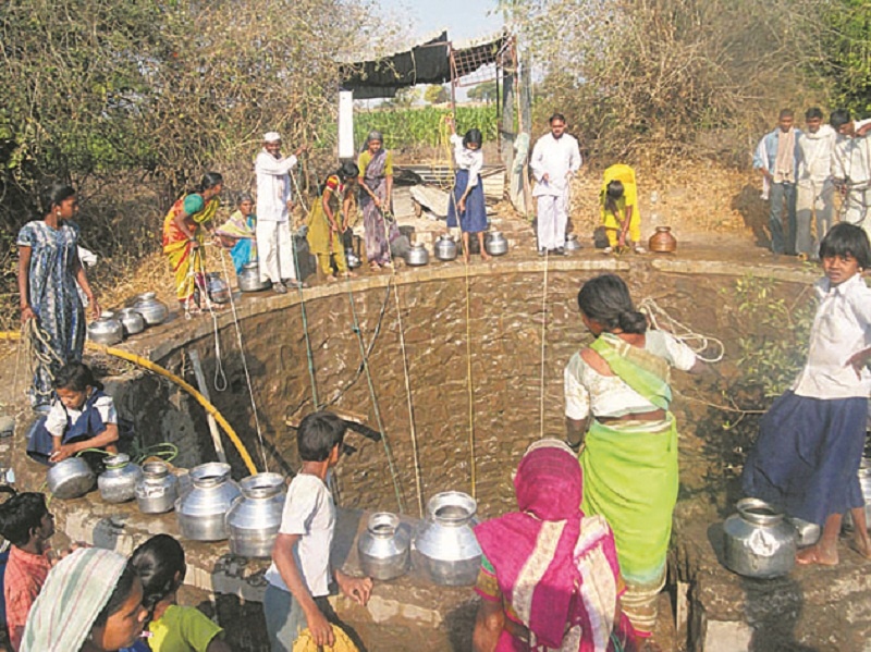 Money for water ! It takes 22 lakh daily for the acquisition of water wells in Marathwada | पैशाचे पाणी ! मराठवाड्यात लागतात विहीर अधिग्रहणासाठी रोज २२ लाख