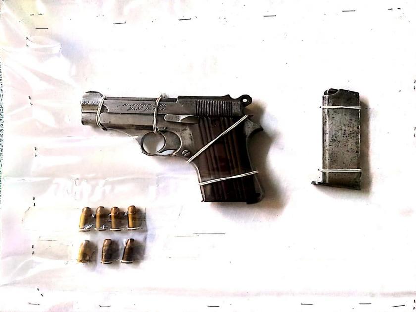 7 cartridges arrested with pistol from Khar | खार येथून पिस्तुलासह ७ काडतुसांसह आरोपीस अटक 