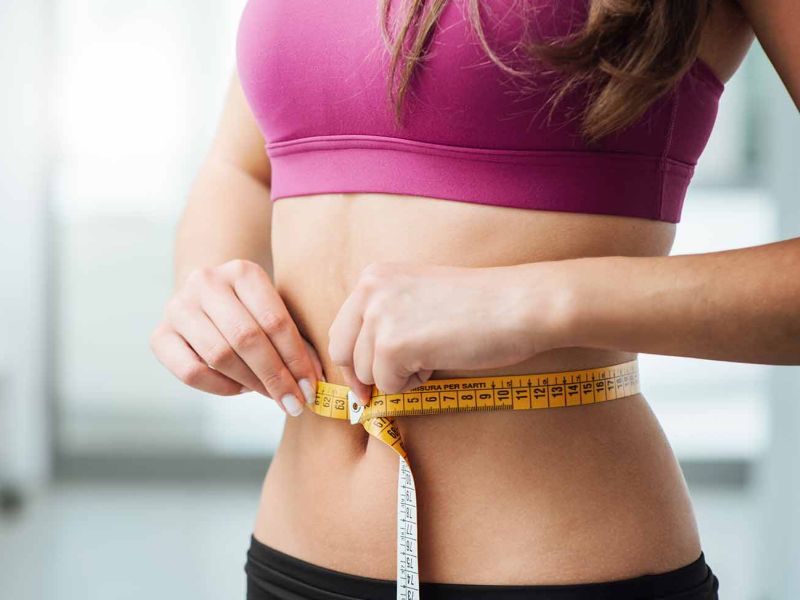 Lose weight while sleeping without dieting and gyming | डाएट आणि एक्सरसाइज न करताही असं कमी करू शकता तुम्ही वजन!