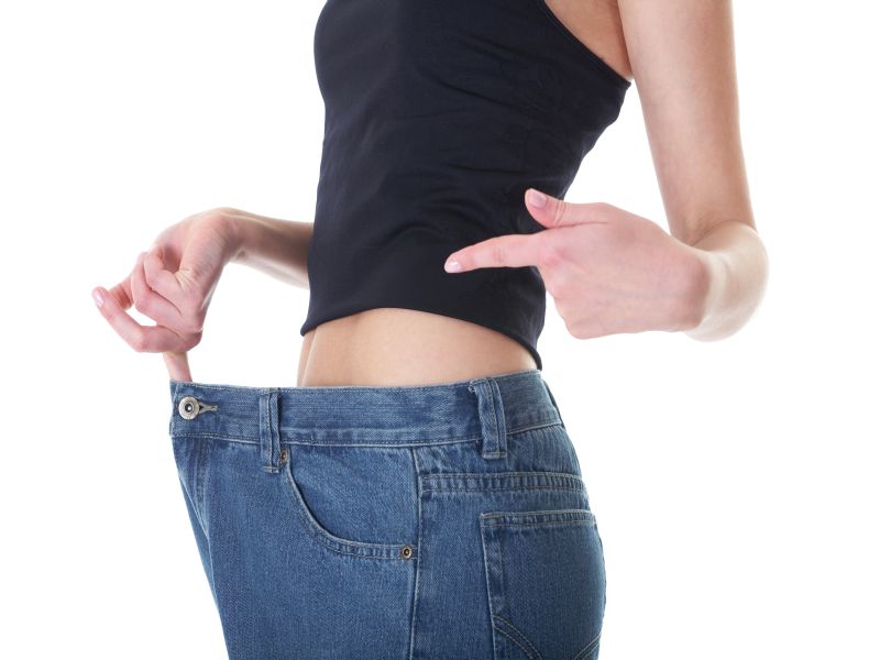 Fitness Tips : Exercises for flat stomach | वाढलेलं पोट आत घ्यायचं असेल तर रोज या गोष्टींची घ्या काळजी!