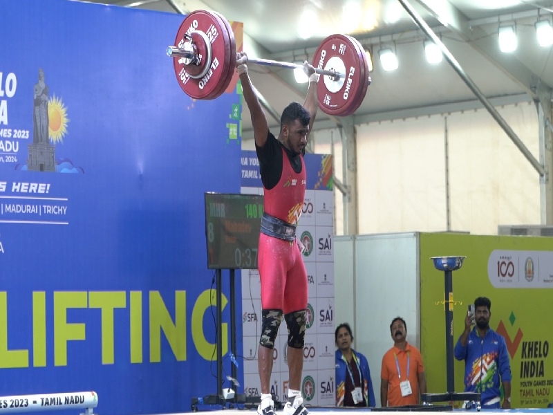Mahadev Vadar from of Maharashtra Won gold in weightlifting in 67 kg category | महादेव वडारने वाढवलं महाराष्ट्राचं 'वजन'; वेटलिफ्टिंगमध्ये ६७ किलो गटात जिंकलं सुवर्ण 