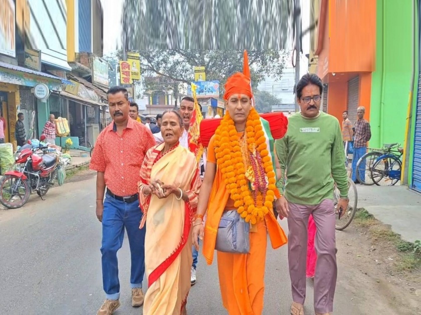 west bengal ram devotee started foot travel to ayodhya to visit ram mandir 1400 km long journey from murshidabad | अयोध्या वारी! १४०० किमी मार्ग, ९० दिवसांचा वेळ; हनुमंतांची साथ अन् श्रीराम दर्शनाची आस
