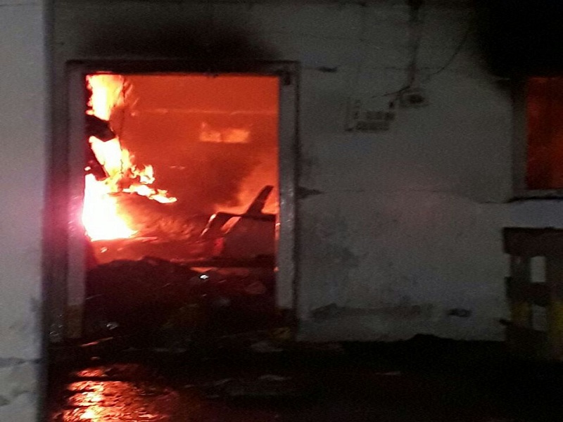 In the explosion of gas cylinder at Vasmat, the priest's house was burnt | वसमत येथे गॅस सिलेंडरच्या स्फोटात पुजाऱ्याचे घर जळून खाक