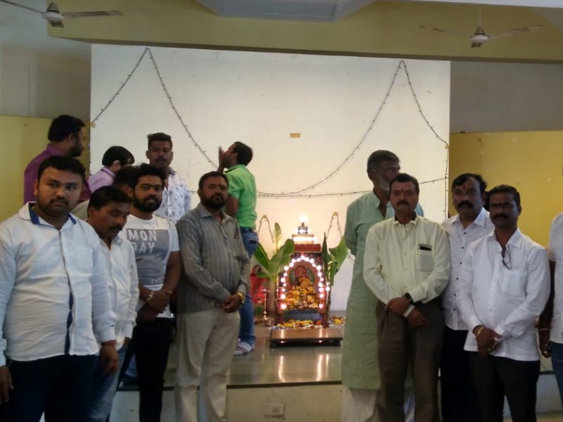 satyanarayan pooja in security at garware college | गरवारे महाविद्यालयात बंदाेबस्तात सत्यनारायण पूजा