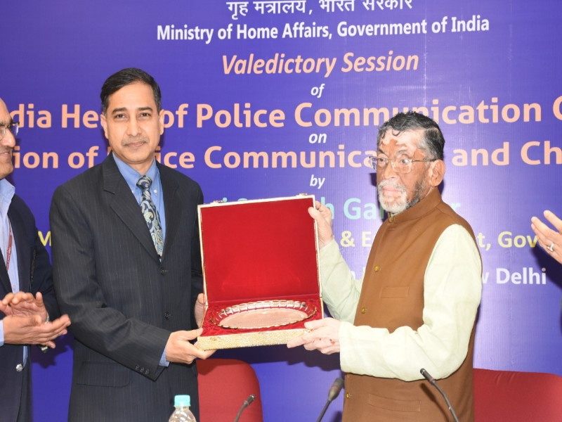 maharashtra police wireless dept got 2 prestigious awards | अभिमानास्पद !! महाराष्ट्र पाेलीस दलाच्या बिनतारी विभागाला मानाची दाेन पारिताेषिके