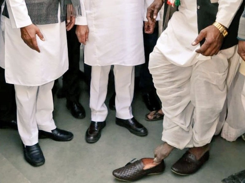 And he used sandal after 15 years ...madhya pradesh | अन् त्याने 15 वर्षांनी चप्पल घातली...