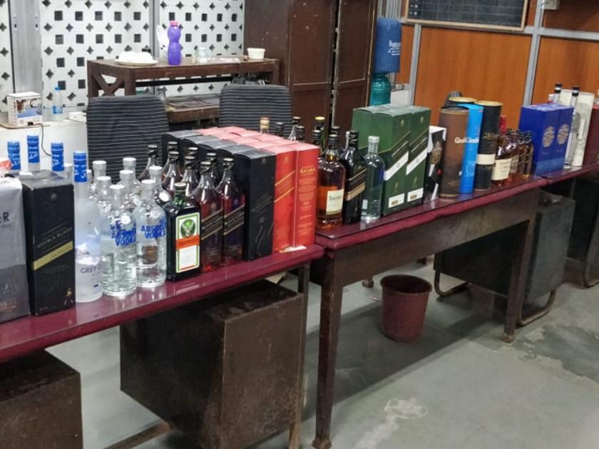 16 thousand liters of unauthorized liquor stocks seized from Mumbai suburbs | मुंबई उपनगरातून १६ हजार लीटर अनधिकृत मद्य पदार्थ साठा जप्त