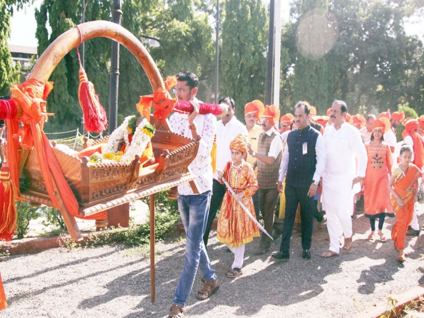 Chatrapati Sambhaji Maharaj's 362th Birth anniversary celebration took place in Pune | छत्रपती संभाजी महाराजांच्या 362 व्या जन्माेत्सवानिमित्त पुण्यात मिरवणुक