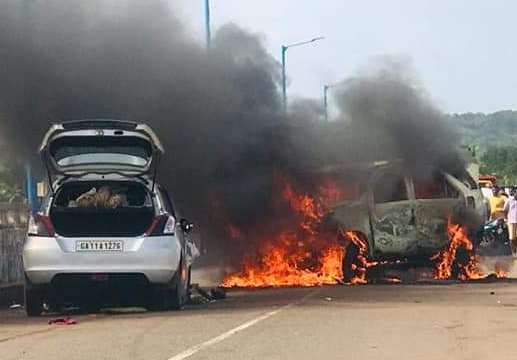 Two car colloids in Goa; Three killed | चोपडे-शिवोली पुलावरील भीषण अपघातात बाप-लेक जागीच ठार