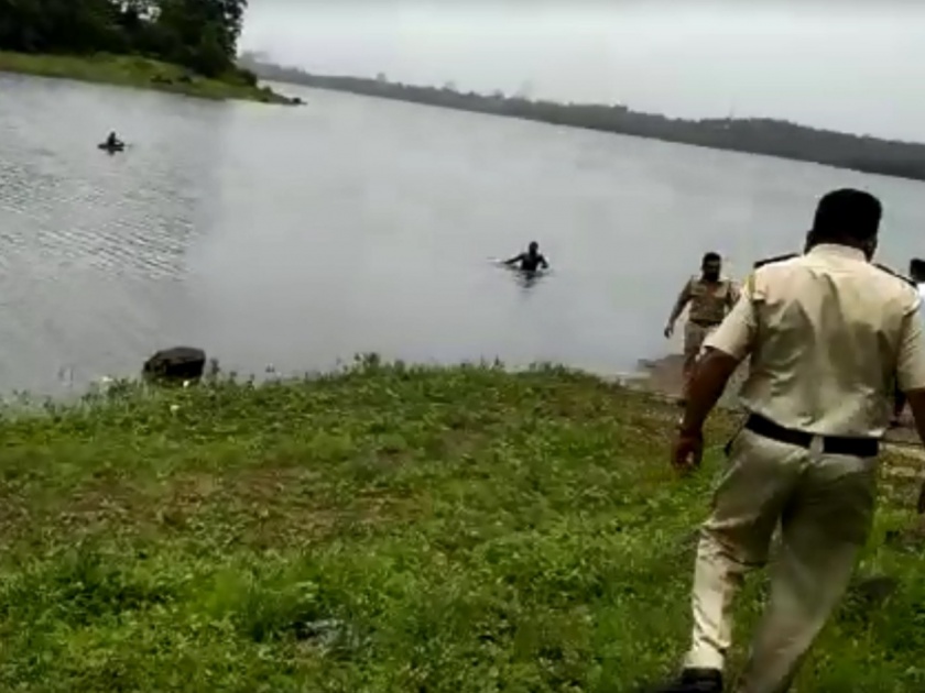 Man has died in Bangurda lake of Powai due to drowning while he went to swim with friends | Video : पवईतील बांगुर्डा तलावात बुडून एकाचा मृत्यू