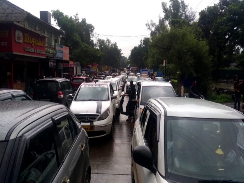traffic jam in lonavala due to heavy traffic | लोणावळ्यात रविवारचा दिवस उजाडला वाहतुक कोंडीने
