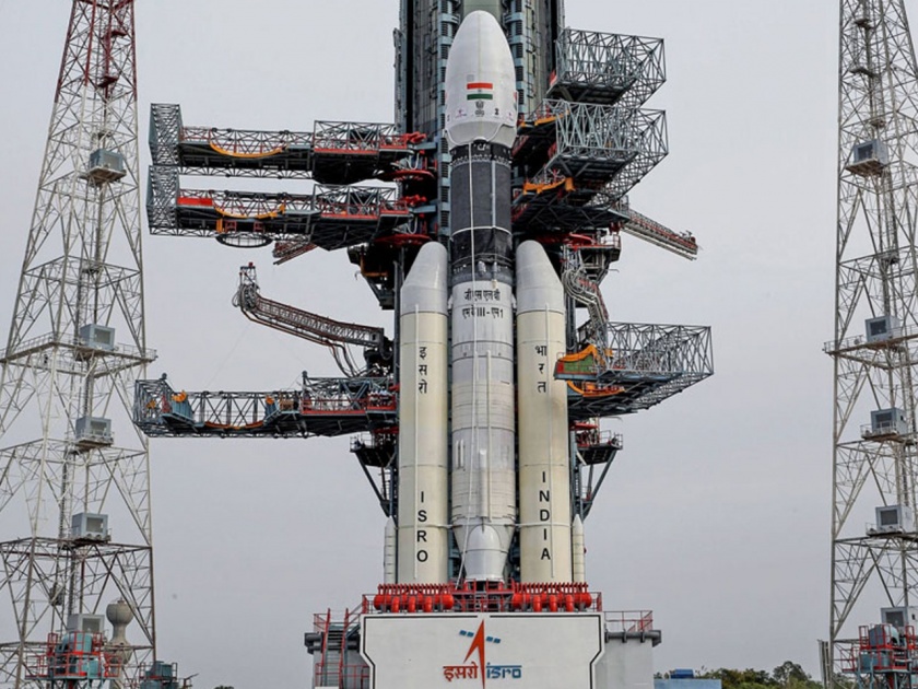chandrayaan 2 mission why india wants to land on south pole of the moon | Chandrayaan-2 : ...म्हणून ‘चांद्रयान-2’ च्या लँडिंगसाठी दक्षिण ध्रुवाची केली निवड