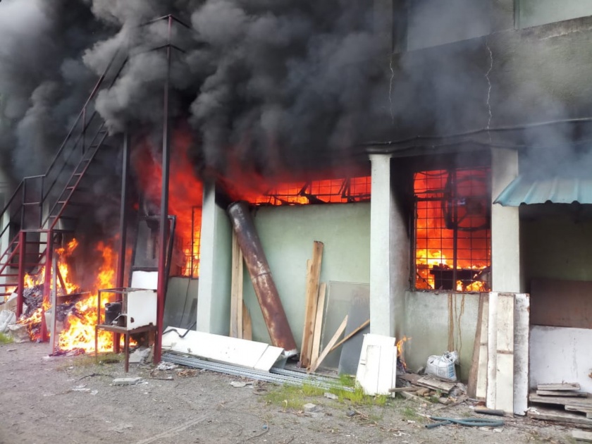 fire break out at bakers company in vimannagar | पुण्यातील विमाननगर भागातील बेकर्स कंपनीला आग