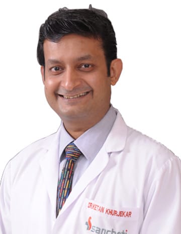 Dr. Ketan Khurjekar from Sancheti Hospital died in the Express-Way accident | मुंबई-पुणे एक्सप्रेस-वे वरील व्हॉल्वो बसच्या धडकेत संचेती हॉस्पिटलचे डॉ. केतन खुर्जेकर ठार