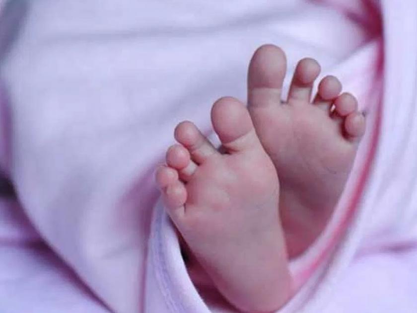 Shocking! newborn baby found in public toilet | धक्कादायक! शौचालयात सापडले नवजात बालक
