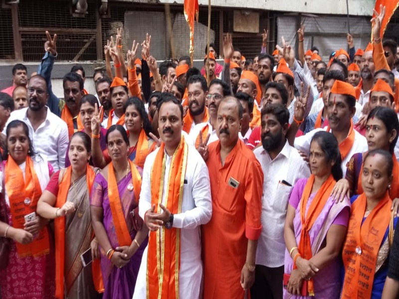 Pune Shiv Sena's collective resignation saying BJP was under pressure | भाजपने दबाव टाकल्याचे सांगत कसब्यातील शिवसैनिकांचा सामूहिक राजीनामा