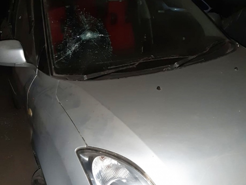 Drug addicted spoiled peace in Mulund; The vandalism of 12 cars | मुलुंडमध्ये गर्दुल्ल्यांचा धुडगूस; १२ गाड्यांची केली तोडफोड