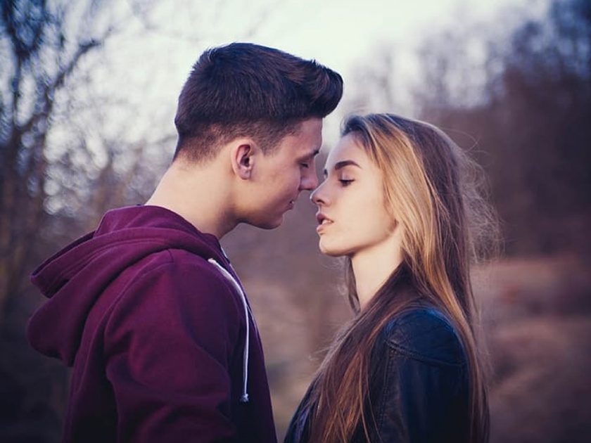 kiss day : read the benefits of kissing | kiss day : किस करण्याचे फायदे वाचाल तर दररोज साजरा कराल किस डे!