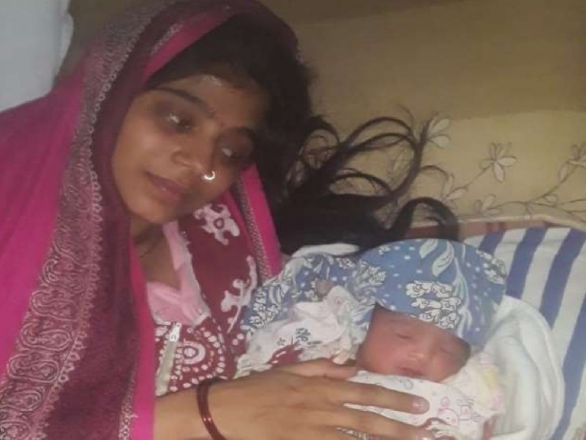 Hapur city baby girl born during public curfew on sunday now given named corona MYB | Coronavirus : जनता कर्फ्यूच्या दिवशी जन्मली लेक; अन् आई- बापानं 'हे' नाव ठेवलं