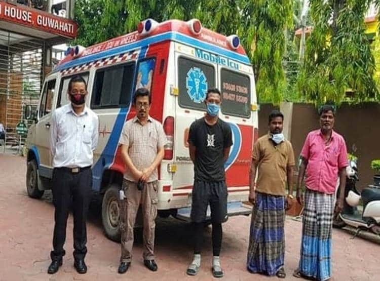 ambulance from chennai covers 3000 km to bring mizoram man body home SSS | Video : खरे हिरो! तब्बल 84 तास रुग्णवाहिकेने 3000 किमी दूर पोहोचवला मृतदेह
